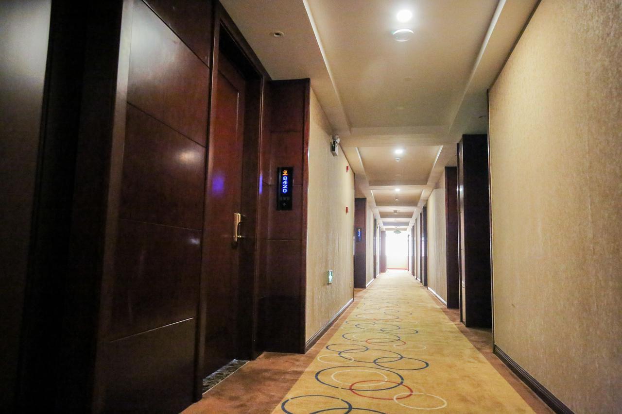 Xin Jue Jiayi Hotel Airport And International Resort Shanghai Exterior photo